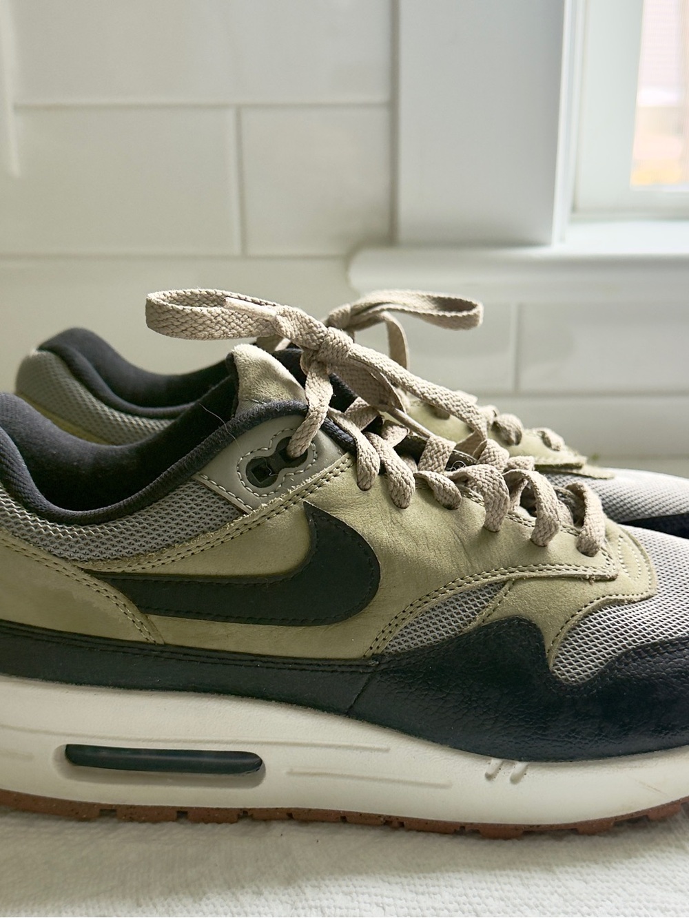 Nike Men's Airmax 1 SC medium Olive mens size 10